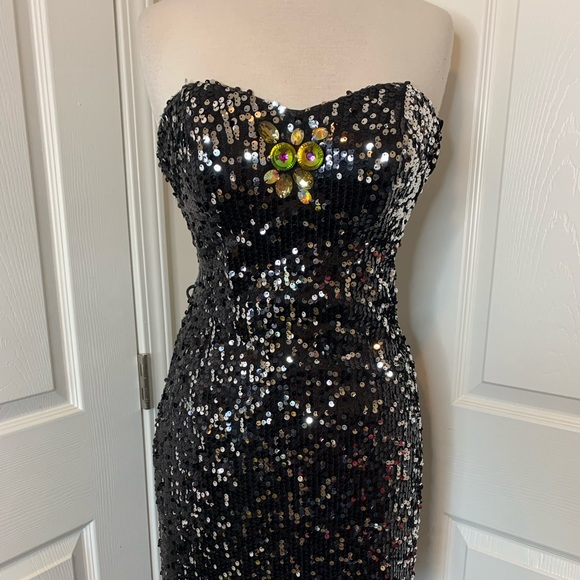 Prom/pageant dress - Picture 2 of 3